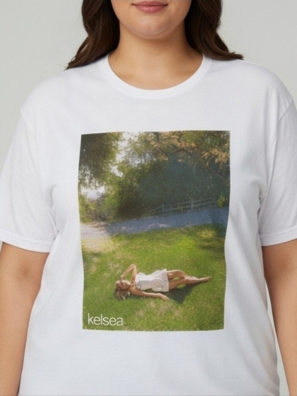 0186 Kelsea White Short-Sleeve Graphic Tee with Nature Photo